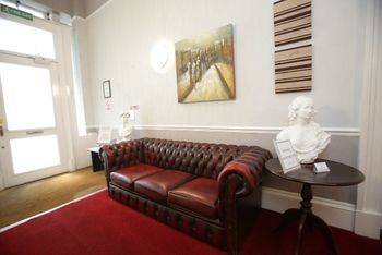 Embassy Appartement *